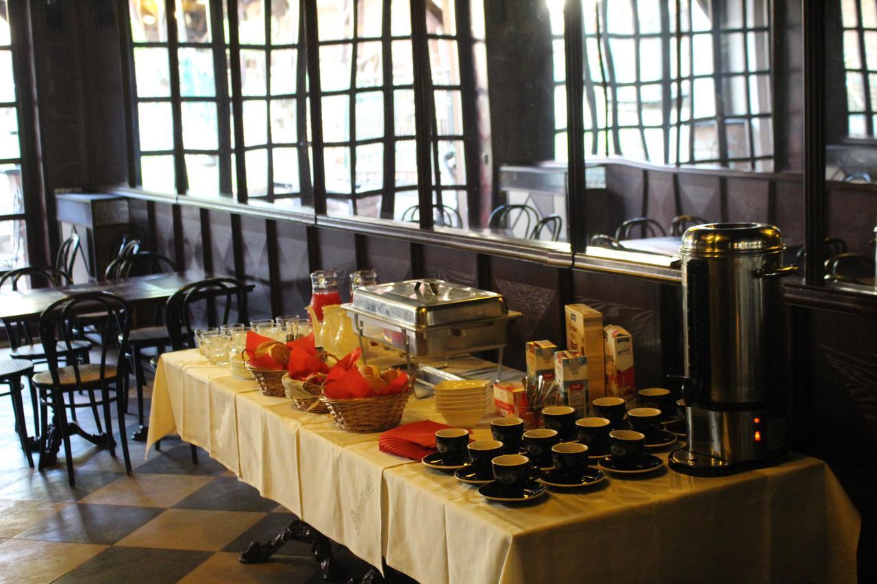 Hotel Cerny Kun Louny Zewnętrze zdjęcie